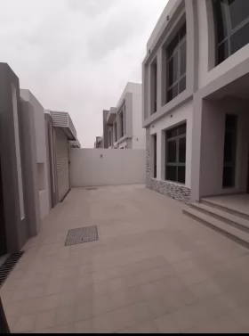 Gemischte Benutzung Klaar eigendom 6 Schlafzimmer U/F Alleinstehende Villa  zu vermieten in Al Sadd , Doha #7479 - 1  image 